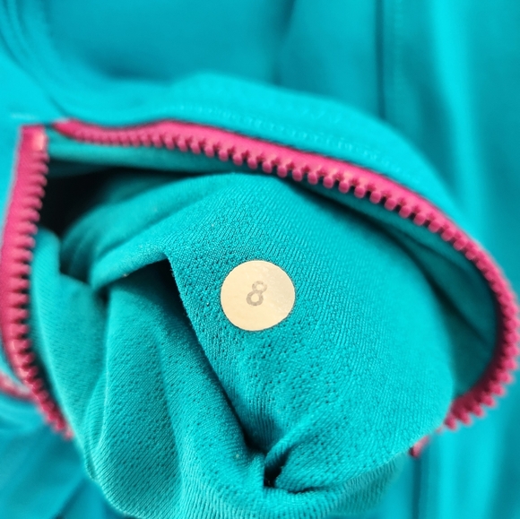 Lululemon Define jacket size 8. 💙 💙 - Picture 8 of 8